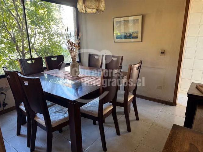 Casa en venta de 5 dorm. en Las Condes