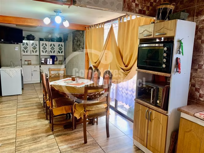 Casa en venta de 4 dorm. en Las Condes