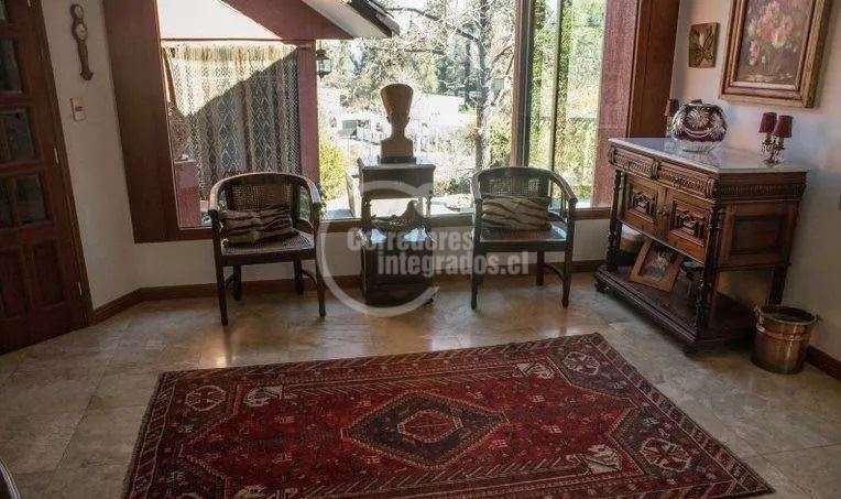 Casa en venta de 5 dorm. en Las Condes - Imagen 2