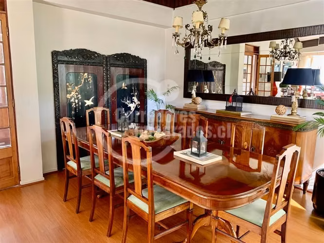 Casa en venta de 4 dorm. en Vitacura