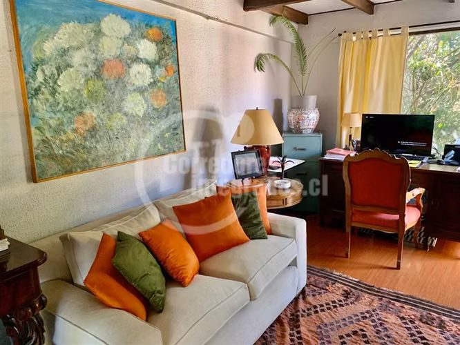 Casa en venta de 4 dorm. en Vitacura