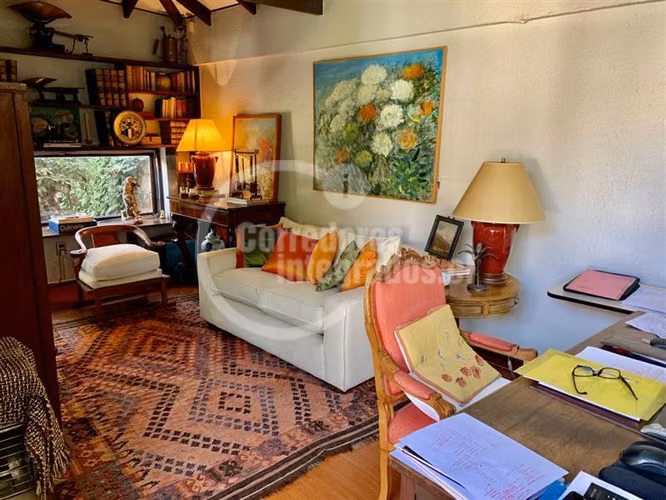 Casa en venta de 4 dorm. en Vitacura