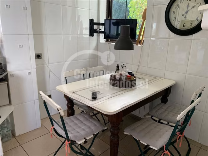 Casa en venta de 4 dorm. en Vitacura