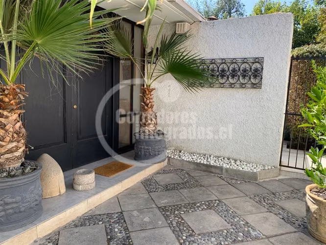 Casa en venta de 4 dorm. en Vitacura