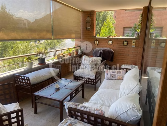 Departamento en venta de 5 dorm. en Las Condes