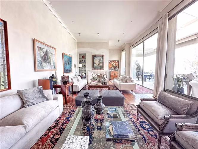 Casa en venta de 6 dorm. en Vitacura - Imagen 4