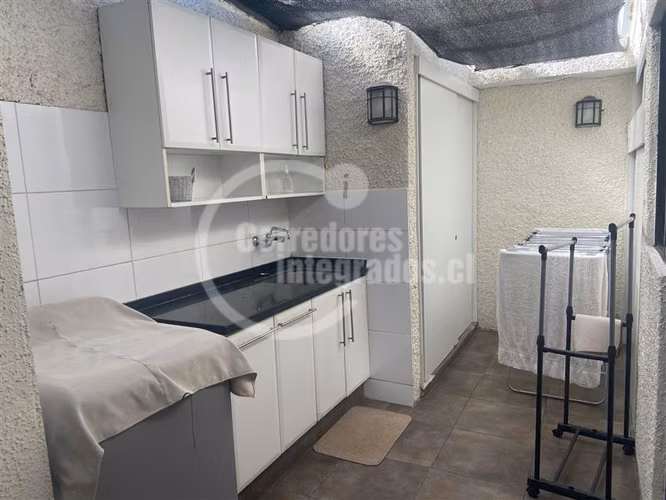 Casa en venta de 5 dorm. en Las Condes