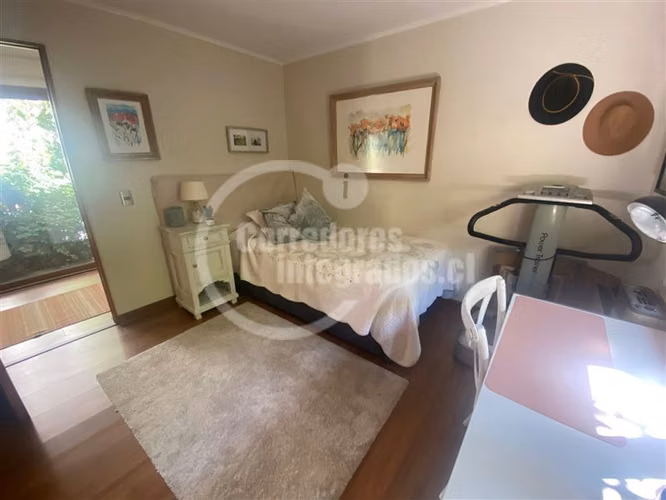Casa en venta de 5 dorm. en Las Condes