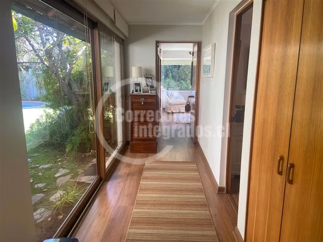 Casa en venta de 5 dorm. en Las Condes
