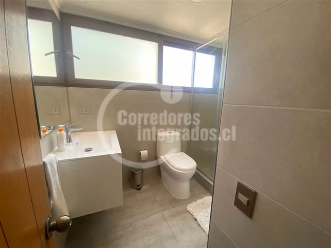 Casa en venta de 5 dorm. en Las Condes