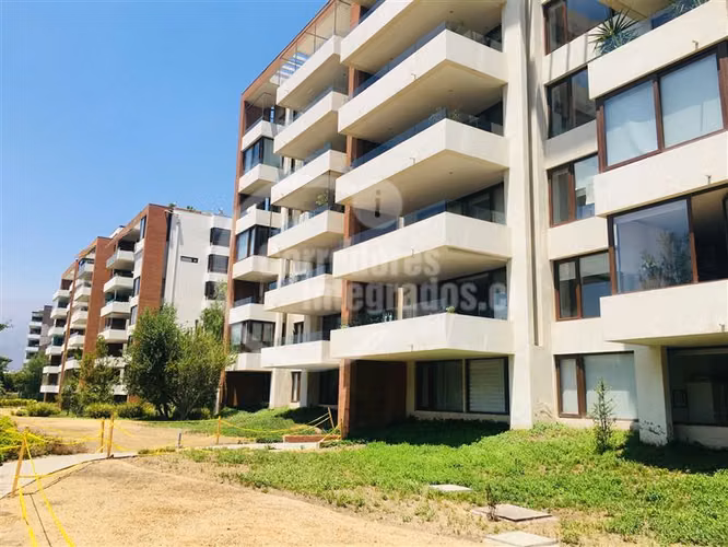 Departamento en venta de 4 dorm. en Lo Barnechea