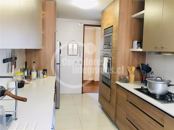 Departamento en venta de 4 dorm. en Lo Barnechea