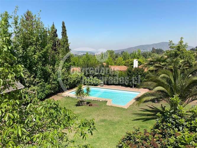 Casa en venta de 5 dorm. en Lo Barnechea
