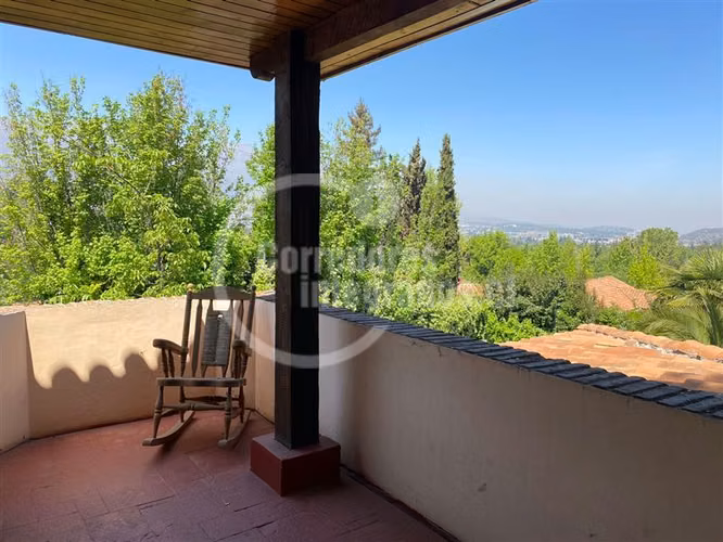 Casa en venta de 5 dorm. en Lo Barnechea
