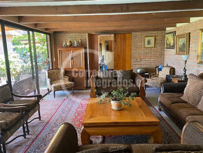 Casa en venta de 5 dorm. en Lo Barnechea