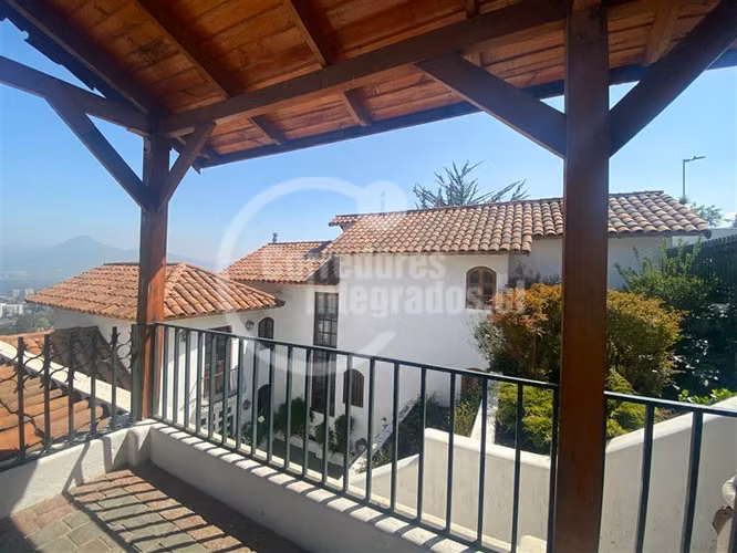 Casa en venta de 5 dorm. en Las Condes - Imagen 3