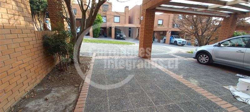 Casa en venta de 4 dorm. en Las Condes - Imagen 2