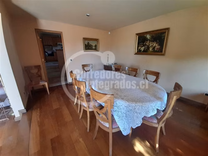 Casa en venta de 4 dorm. en Las Condes