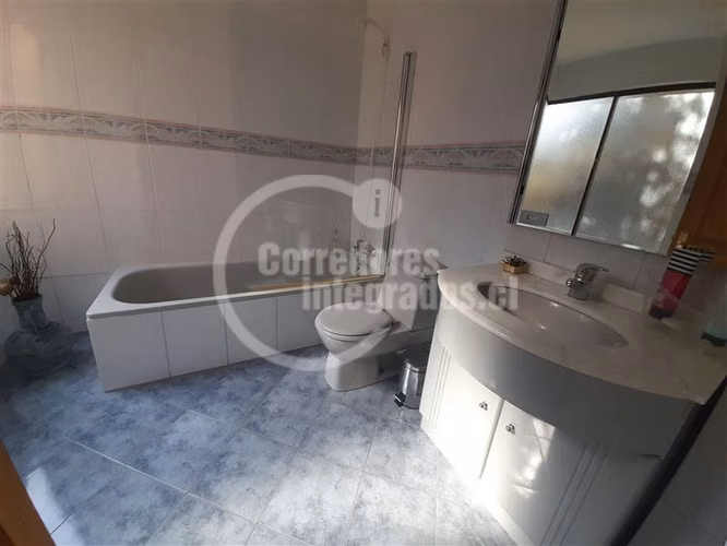 Casa en venta de 4 dorm. en Las Condes