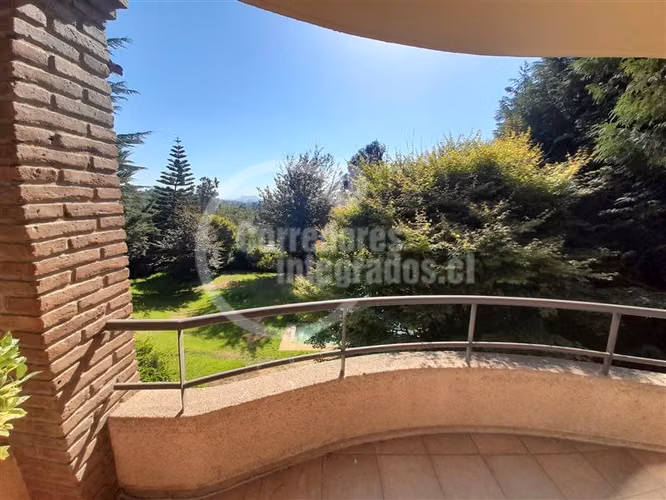 Casa en venta de 4 dorm. en Las Condes