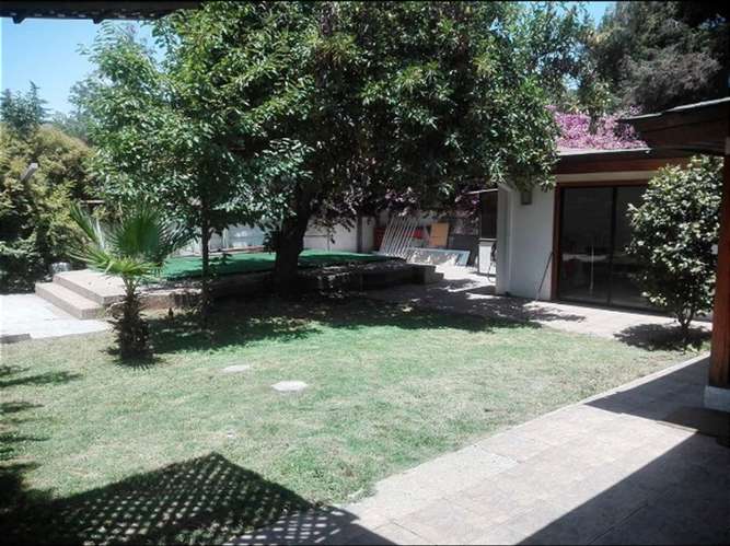 Casa en venta de 3 dorm. en Las Condes - Imagen 2