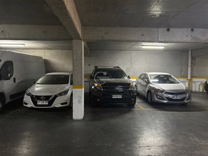 OFERTA Estacionamiento en venta en Santiago