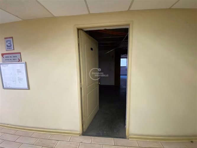 Oficina en venta cerca de Plaza de Armas en Santiago