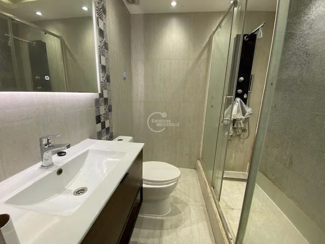 Casa en venta de 4 dorm. en Las Condes