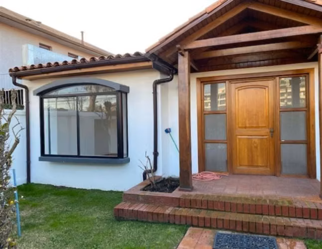 Casa en venta de 4 dorm. en Las Condes