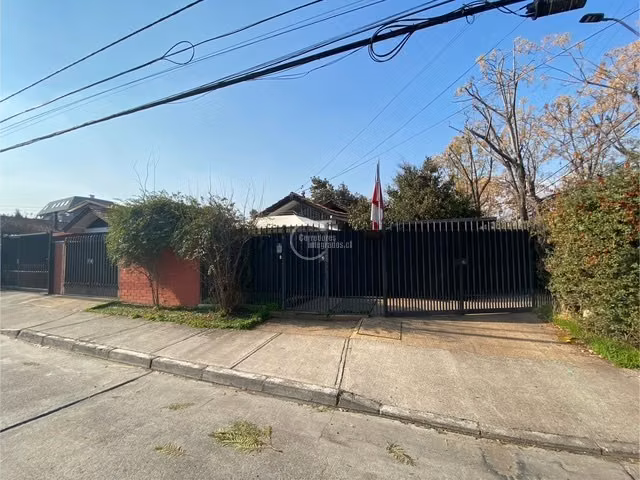 Casa en venta de 3 dorm. en Las Condes