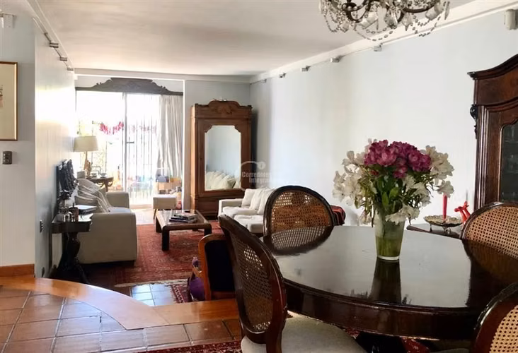 Casa en venta de 4 dorm. en Las Condes