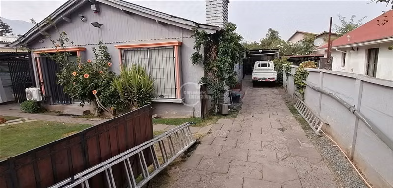 Casa en venta de 3 dorm. en La Reina