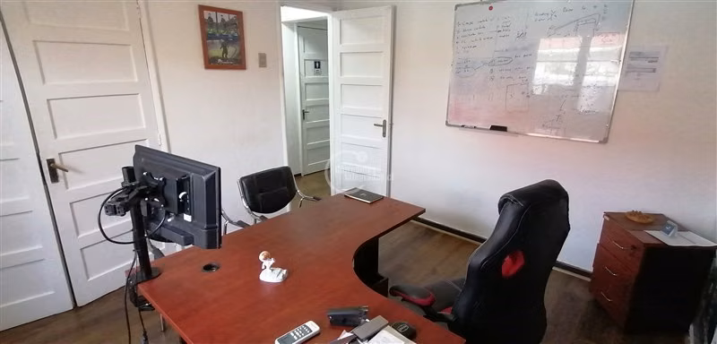 Casa en venta de 3 dorm. en La Reina