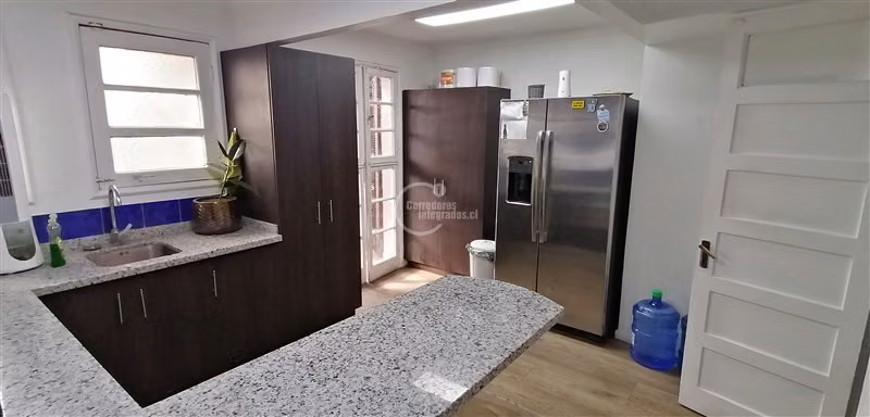 Casa en venta de 3 dorm. en La Reina