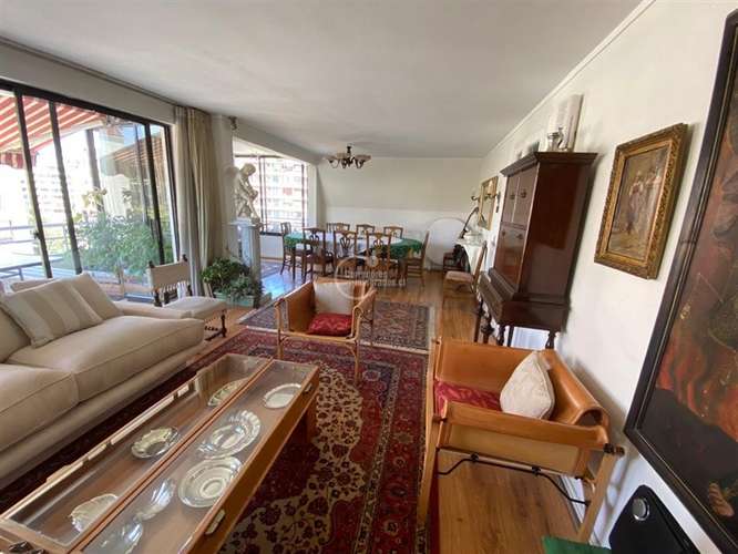 Departamento en venta de 4 dorm. en Las Condes
