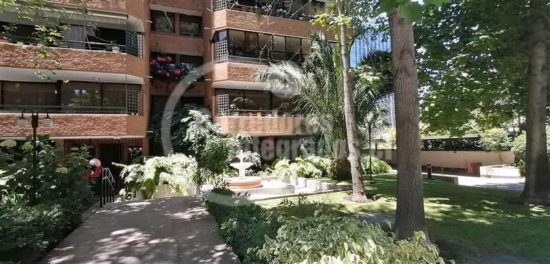 Departamento en venta de 3 dorm. en Las Condes