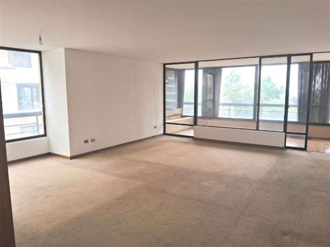 Departamento en venta de 4 dorm. en Las Condes