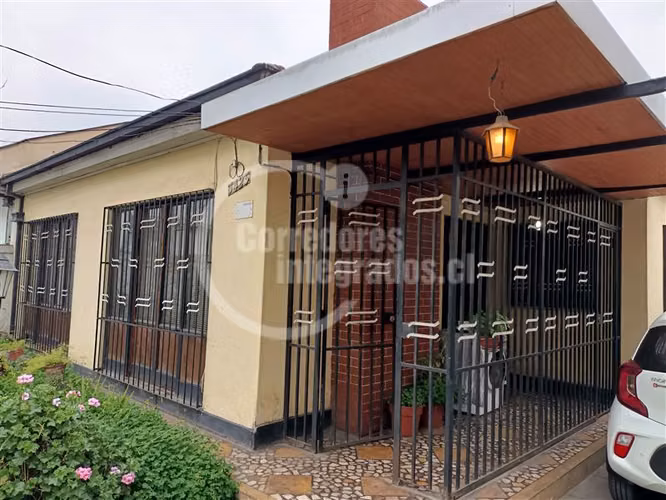 Casa en venta de 3 dorm. en Macul