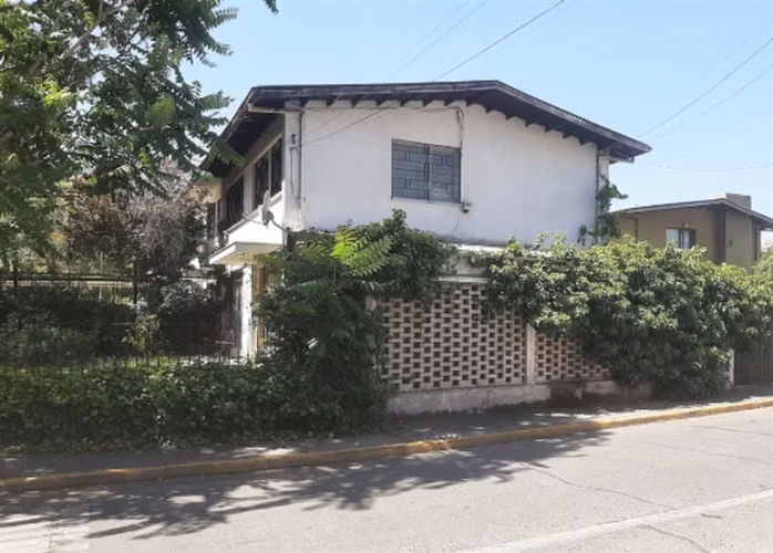 Casa en venta de 4 dorm. en Las Condes