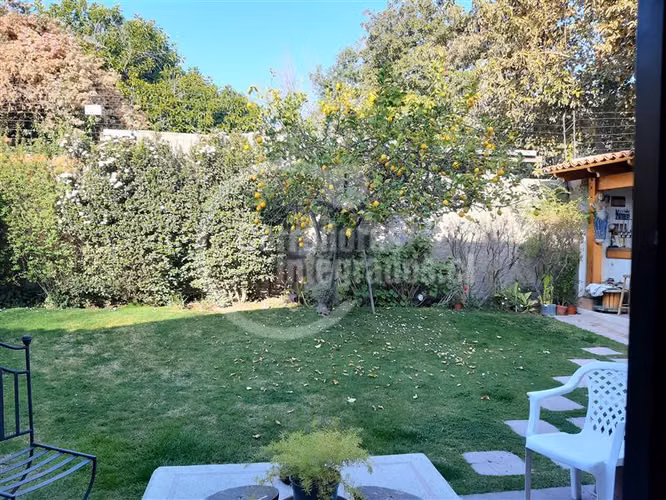 Casa en venta de 4 dorm. en La Reina