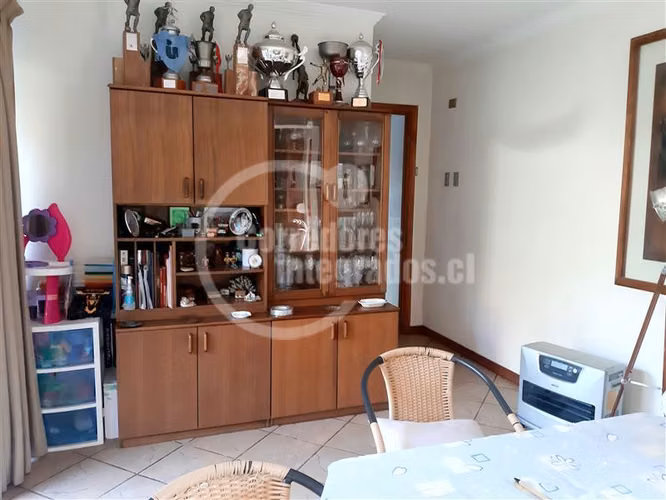 Casa en venta de 4 dorm. en La Reina