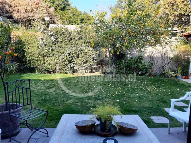 Casa en venta de 4 dorm. en La Reina