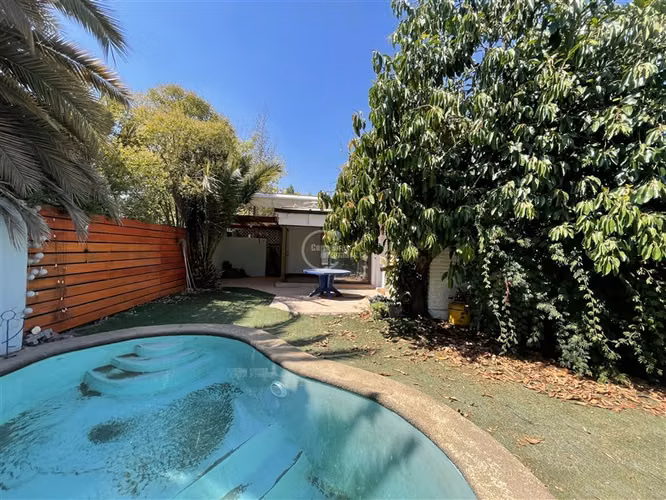 Buena casa Aztecas/Lo Arcaya 347/139 4d/3b piscina DN