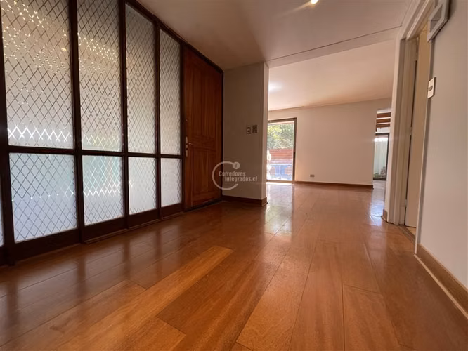 Buena casa Aztecas/Lo Arcaya 347/139 4d/3b piscina DN