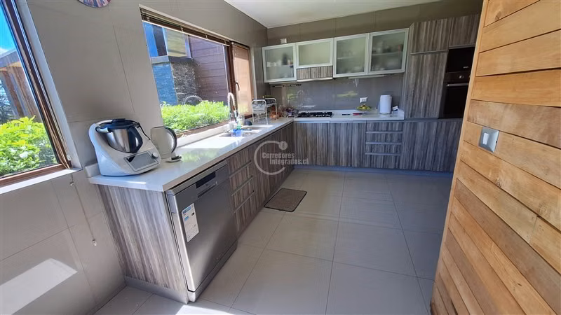 Casa venta de 5 dorm. en condominio residencial Panguipulli