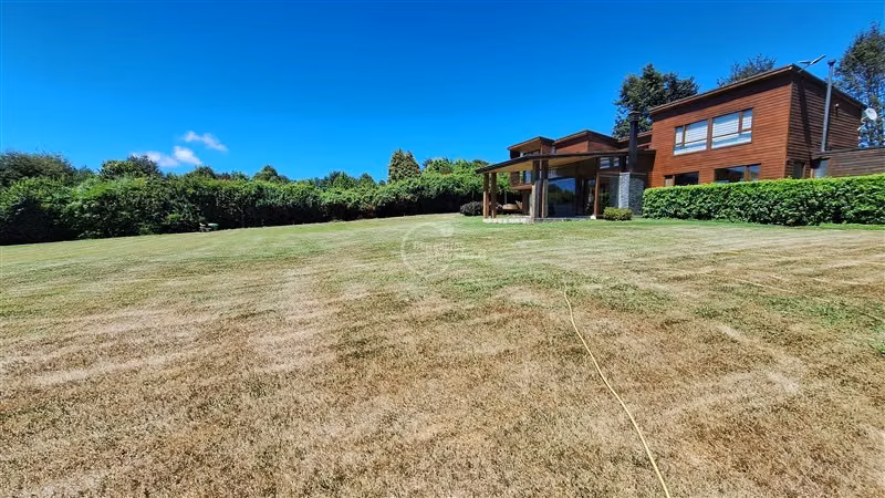 Casa venta de 5 dorm. en condominio residencial Panguipulli
