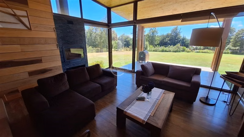 Casa venta de 5 dorm. en condominio residencial Panguipulli