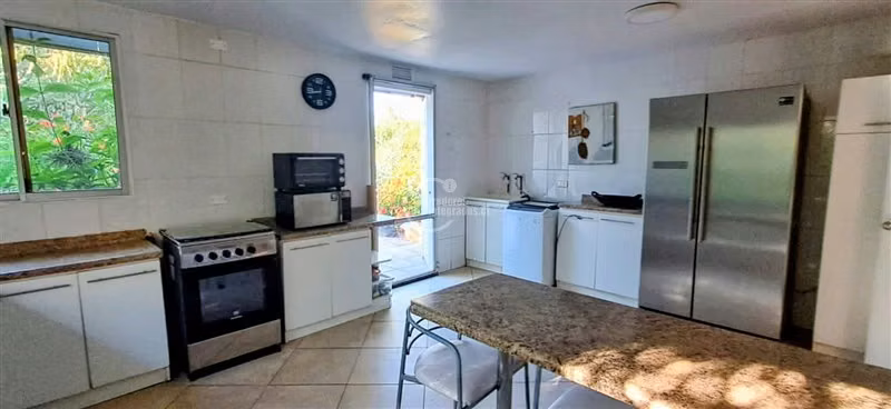 Plana de 5076, con casa de 153m2 recepcionada, terrazas,