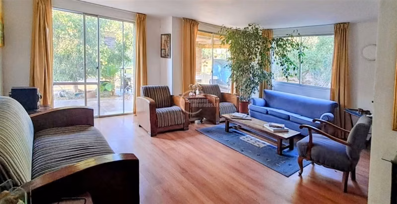 Plana de 5076, con casa de 153m2 recepcionada, terrazas,