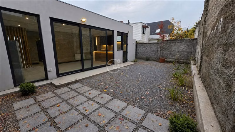 Casa NUEVA Vitacura 3 dorm 3 baños salita, jardin quincho FM